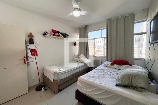 Quarto 1 de apartamento à venda com 2 quartos, 75m² em Ipanema, Rio de Janeiro
