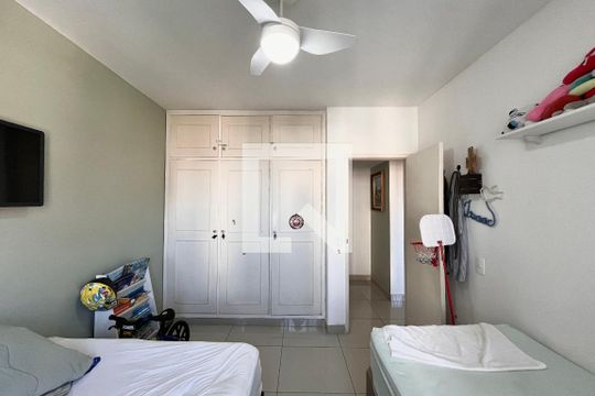 Quarto 1 de apartamento à venda com 2 quartos, 75m² em Ipanema, Rio de Janeiro