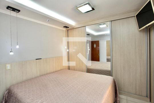 Banheiro da Suíte de casa para alugar com 3 quartos, 240m² em Sapucaias, Contagem