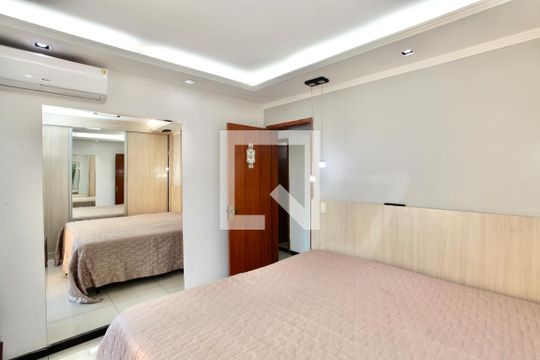 Banheiro da Suíte de casa para alugar com 3 quartos, 240m² em Sapucaias, Contagem