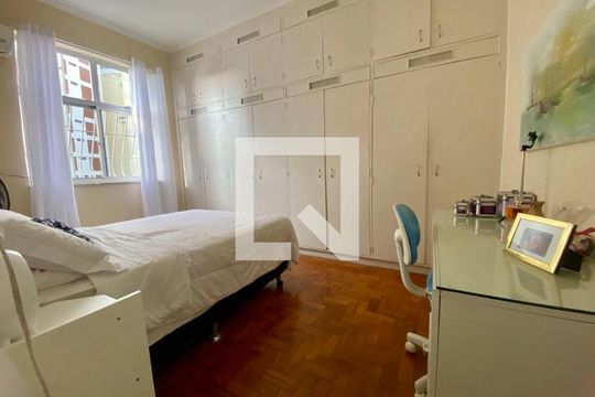 Quarto de apartamento à venda com 3 quartos, 130m² em Icaraí, Niterói