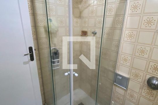 Banheiro de apartamento à venda com 3 quartos, 130m² em Icaraí, Niterói