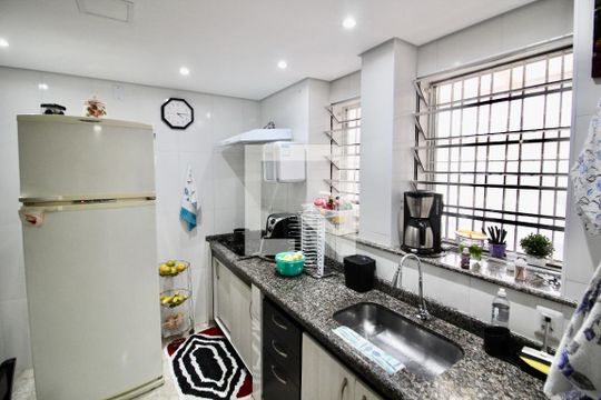 Cozinha  de casa à venda com 2 quartos, 146m² em Parque Paineiras, São Paulo