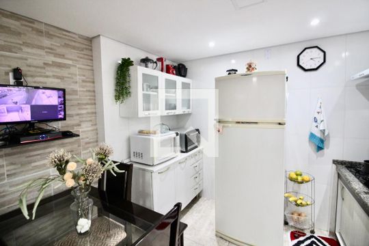 Cozinha  de casa à venda com 2 quartos, 146m² em Parque Paineiras, São Paulo
