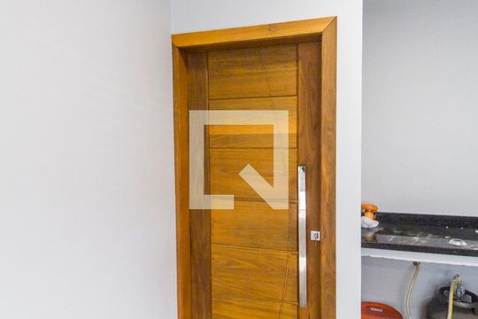 Área externa de casa para alugar com 2 quartos, 78m² em Votupoca, Barueri