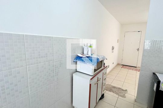 Cozinha de apartamento para alugar com 2 quartos, 44m² em Vila Sadokim, Guarulhos