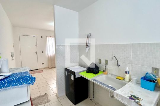 Cozinha de apartamento para alugar com 2 quartos, 44m² em Vila Sadokim, Guarulhos