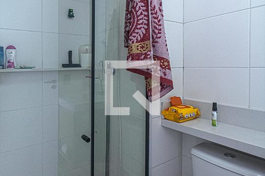banheiro social_2 de apartamento para alugar com 2 quartos, 45m² em Sacomã, São Paulo
