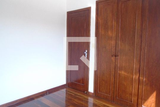 Quarto de apartamento para alugar com 3 quartos, 120m² em Serra, Belo Horizonte