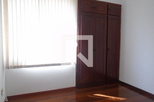 Quarto de apartamento para alugar com 3 quartos, 120m² em Serra, Belo Horizonte
