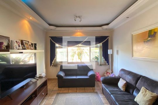 Sala de casa à venda com 4 quartos, 250m² em Vila Osasco, Osasco