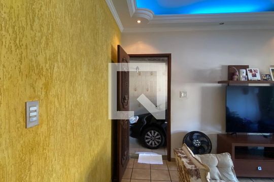 Sala de casa à venda com 4 quartos, 250m² em Vila Osasco, Osasco