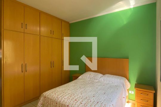 Suíte de casa à venda com 4 quartos, 250m² em Vila Osasco, Osasco