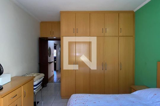 Suíte de casa à venda com 4 quartos, 250m² em Vila Osasco, Osasco