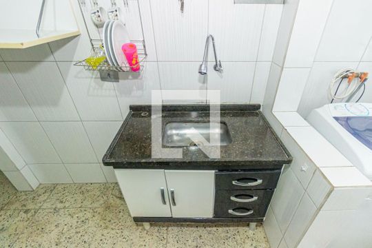 Cozinha de apartamento para alugar com 1 quarto, 42m² em Bento Ribeiro, Rio de Janeiro
