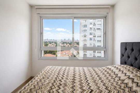 Quarto de apartamento à venda com 3 quartos, 67m² em São Sebastião, Porto Alegre