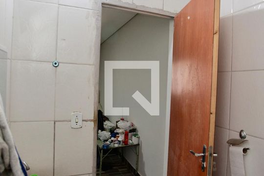 Banheiro da Suíte de casa à venda com 3 quartos, 130m² em Santa Helena, Contagem