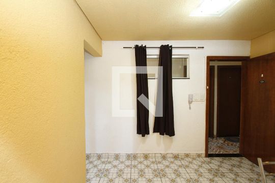 Sala de apartamento para alugar com 2 quartos, 40m² em João Pinheiro, Belo Horizonte