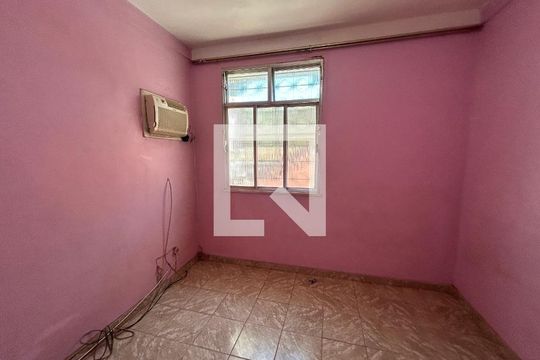 Quarto de casa para alugar com 1 quarto, 45m² em Osvaldo Cruz, Rio de Janeiro