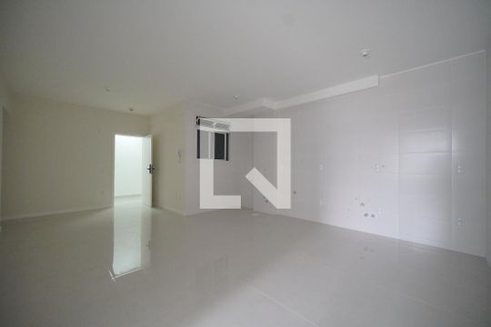 Sala/Cozinha de apartamento para alugar com 2 quartos, 74m² em Barreiros, São José