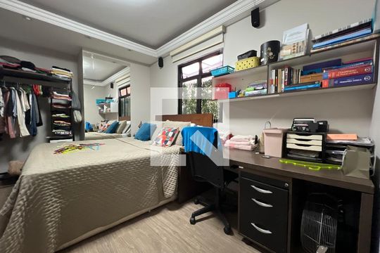 Quarto 1 - Suíte 1 de apartamento para alugar com 2 quartos, 300m² em Jardim Glória, Juiz de Fora