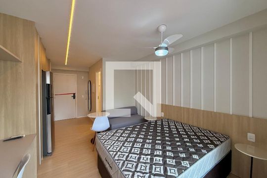 Quarto  de kitnet/studio para alugar com 1 quarto, 27m² em Brooklyn, São Paulo