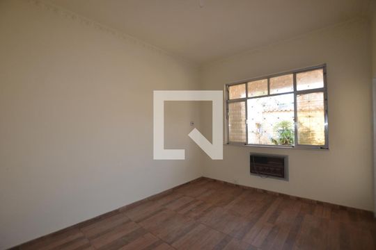 Casa para alugar com 3 quartos, 200m² em Cascadura, Rio de Janeiro