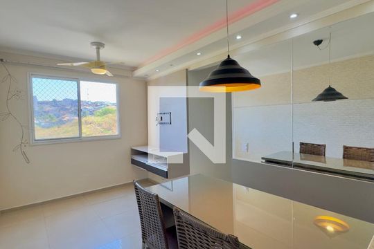 Sala de apartamento para alugar com 2 quartos, 45m² em Jardim Las Vegas, Guarulhos