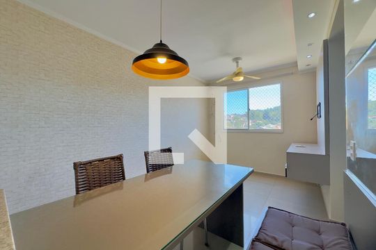 Sala de apartamento para alugar com 2 quartos, 45m² em Jardim Las Vegas, Guarulhos