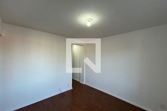 Sala de apartamento para alugar com 2 quartos, 48m² em Inhaúma, Rio de Janeiro