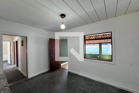 Sala de apartamento para alugar com 3 quartos, 120m² em Vargem Pequena, Rio de Janeiro
