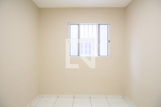 Quarto 1 de casa para alugar com 2 quartos, 46m² em Parque Assuncao, Taboão da Serra