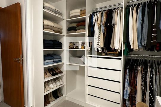 Closet de apartamento para alugar com 2 quartos, 45m² em Água Santa, Rio de Janeiro