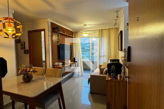 Sala de apartamento para alugar com 2 quartos, 45m² em Água Santa, Rio de Janeiro