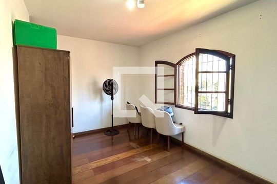 Quarto 2 de casa para alugar com 3 quartos, 183m² em Jardim Santa Cecilia, Guarulhos