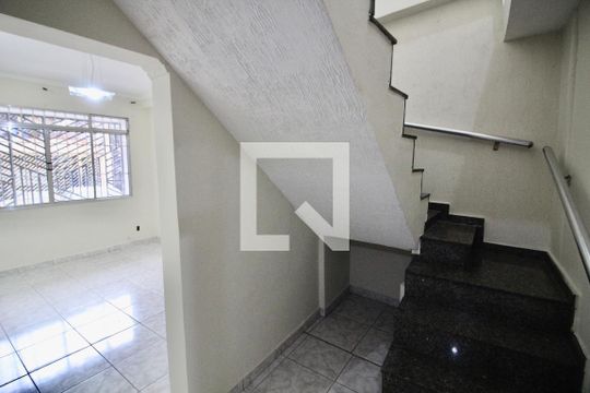 Escada de casa à venda com 4 quartos, 230m² em Cangaiba, São Paulo
