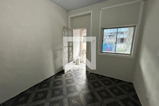 Sala de casa para alugar com 2 quartos, 70m² em Quintino Bocaiúva, Rio de Janeiro
