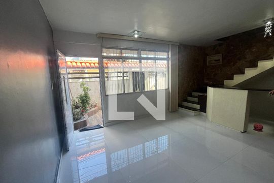 Casa para alugar com 3 quartos, 200m² em Portuguesa, Rio de Janeiro