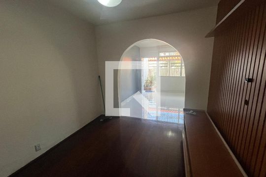 Casa para alugar com 3 quartos, 200m² em Portuguesa, Rio de Janeiro