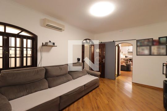 Sala de casa para alugar com 4 quartos, 215m² em Jardim Las Vegas, Santo André