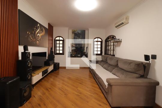 Sala de casa para alugar com 4 quartos, 215m² em Jardim Las Vegas, Santo André