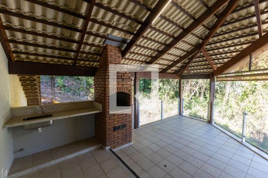 Casa de Condomínio para alugar com 4 quartos, 277m² em Vila Castelo, Nova Lima