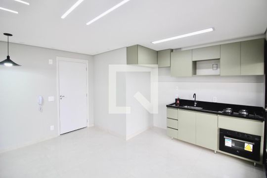 Cozinha  de apartamento à venda com 2 quartos, 42m² em Vila Campanela, São Paulo