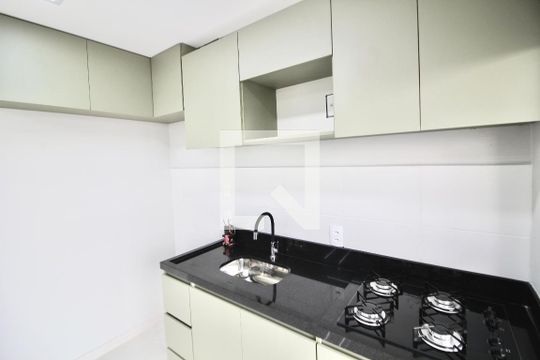 Cozinha  de apartamento à venda com 2 quartos, 42m² em Vila Campanela, São Paulo