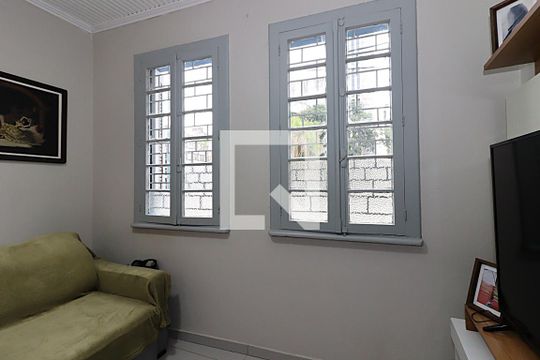Janela da Sala de casa à venda com 4 quartos, 137m² em Floresta, Porto Alegre