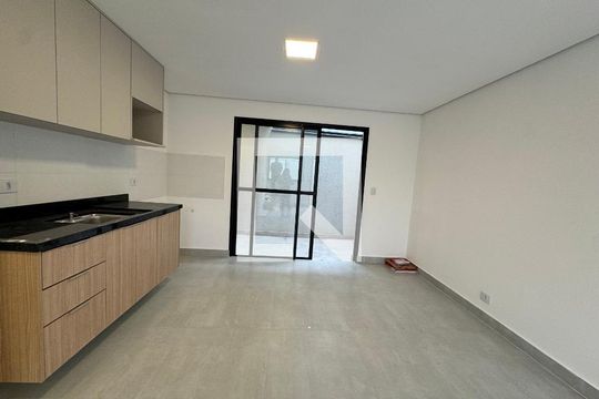 Cozinha de casa de condomínio para alugar com 2 quartos, 60m² em Pestana, Osasco