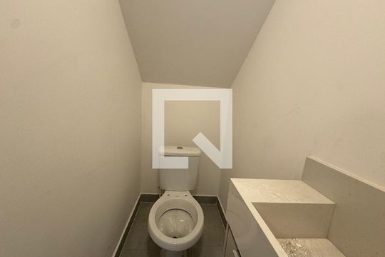 Lavabo de casa de condomínio para alugar com 2 quartos, 60m² em Pestana, Osasco