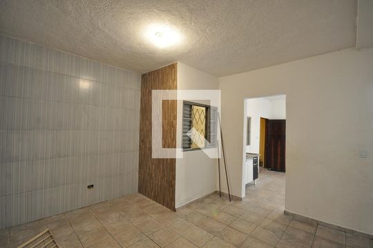 Sala de casa para alugar com 3 quartos, 100m² em Jardim Flor de Maio, São Paulo