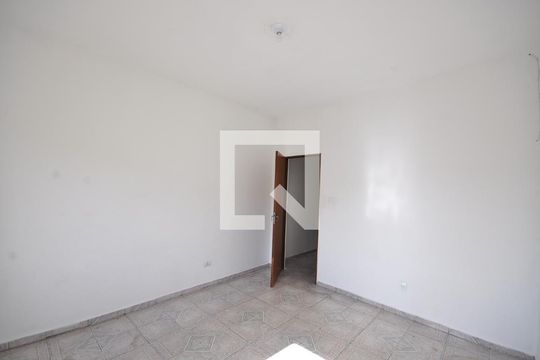 Quarto Suíte de casa para alugar com 3 quartos, 100m² em Jardim Flor de Maio, São Paulo