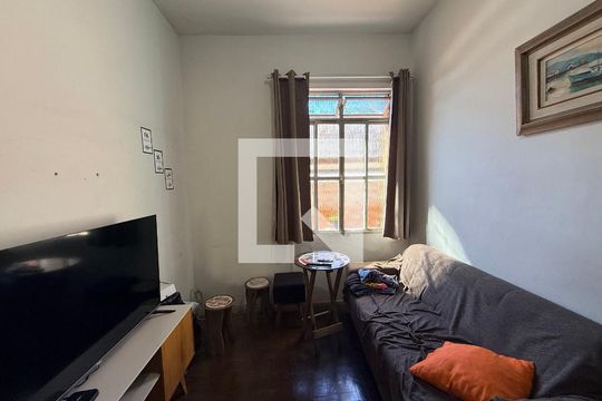 Sala de casa à venda com 5 quartos, 300m² em Carlos Prates, Belo Horizonte
